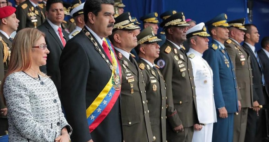  مادورو يشكل هيئة عسكرية جديدة