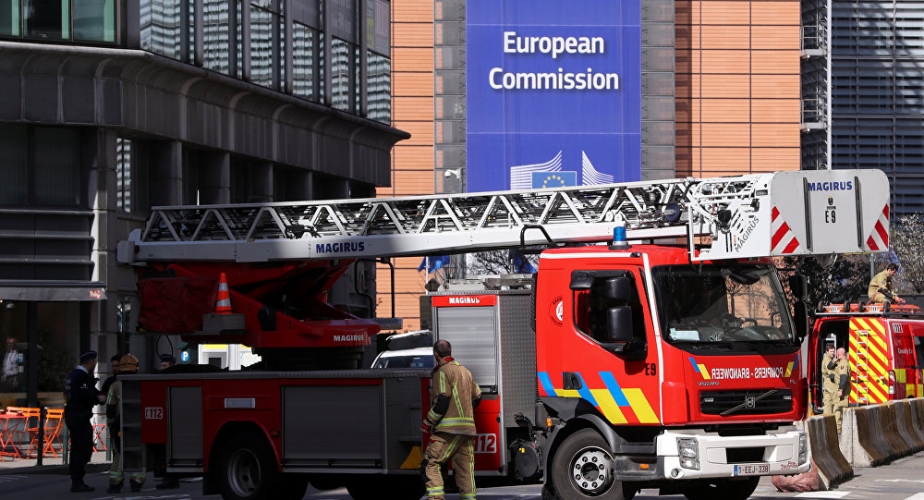 اجلاء 40 شخصا من محيط مبنى المفوضية الأوروبية في بروكسل بسبب بلاغ عن قنبلة