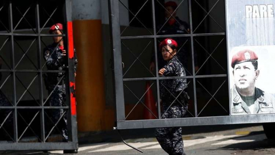 فنزويلا تعلن القبض على مساعد غوايدو مع خلايا إرهابية وأسلحة.. وواشنطن تهدد