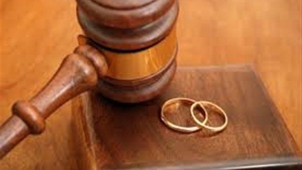 ملامسة مقصودة بين الزوج وزوجة اخيه دفع الزوجة لطلب الطلاق
