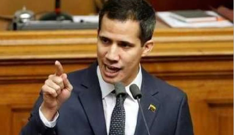غوايدو: قرار حرماني من تقلد مناصب رسمية في فنزويلا 