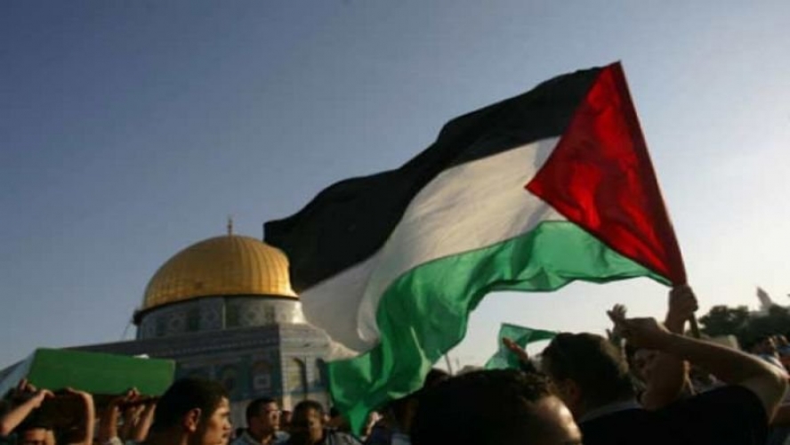 الفلسطينيون يحيون الذكرى الـ 43 ليوم الأرض بمليونية الأرض والعودة