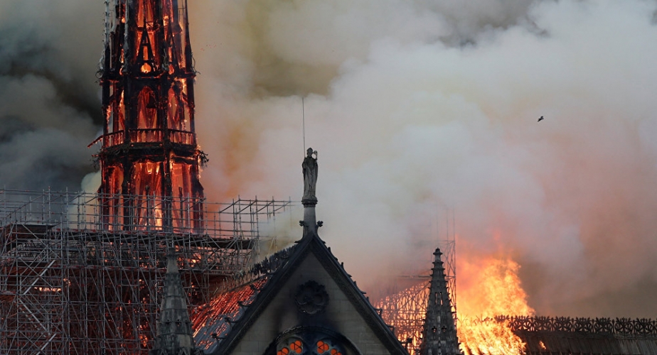 مدعي عام باريس: التحقيقات لا تشير إلى أن حريق كاتدرائية نوتردام كان عملا متعمدا!