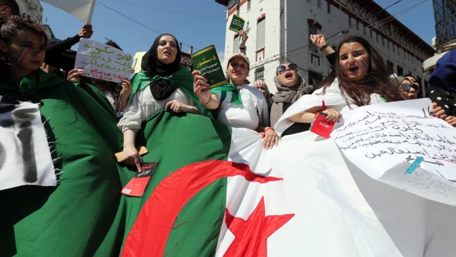   مظاهرات الجزائر في الجمعة التاسعة للمطالبة بالتغيير الشامل  للسلطة الحاكمة 