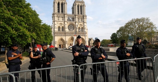 السلطات الفرنسية تحظر 