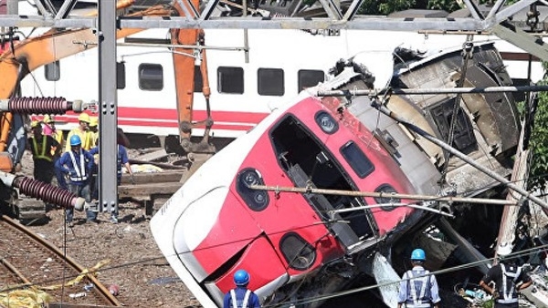 إصابة العشرات بعد خروج قطار عن مساره في الهند
