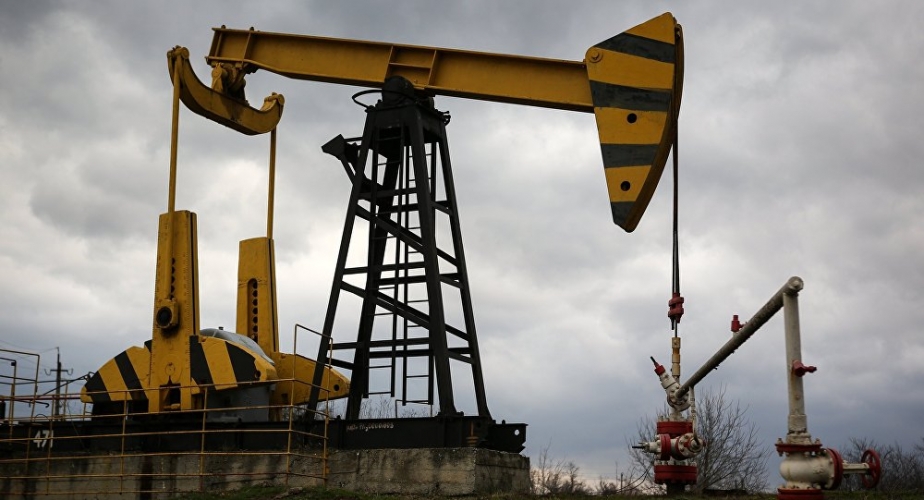 أسعار النفط تقفز توقعا لإنهاء الإعفاءات الأمريكية من عقوبات إيران