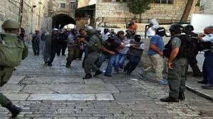 قوات الاحتلال تقتحم المسجد الأقصى وتعتقل اثنين من حراسه