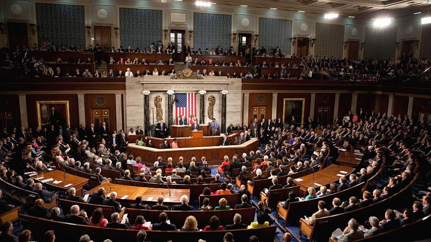 الكونغرس يطالب ترامب بالبقاء في سوريا