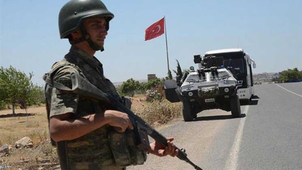 مقتل و اصابة جنود اتراك باشتباكات شرق تركيا   