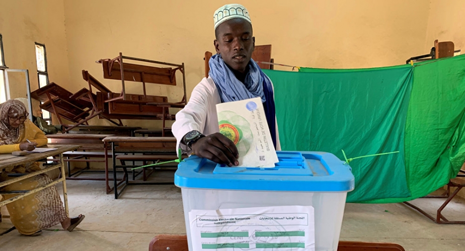 وزير الدفاع الموريتاني السابق يتصدر نتائج الانتخابات الرئاسية بعد فرز ربع الأصوات 