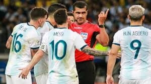 الأرجنتين تتقدم باعتراض على تحكيم مباراة نصف نهائي 