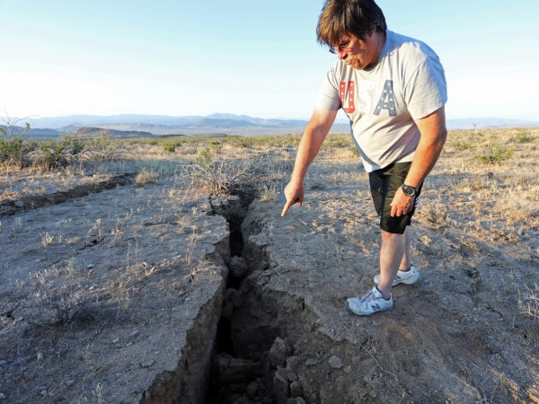 زلزال كاليفورنيا أحدث صدعًا عملاقًا في سطح  الأرض