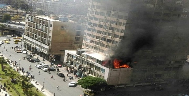  نشوب حريق في محل للأجهزة الخليوية ببرج دمشق وسيارات الإطفاء تعمل على إخماده