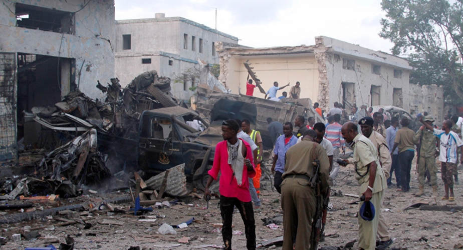 مقتل 10 أشخاص على الأقل في تفجير استهدف نقطة تفتيش أمنية بالصومال