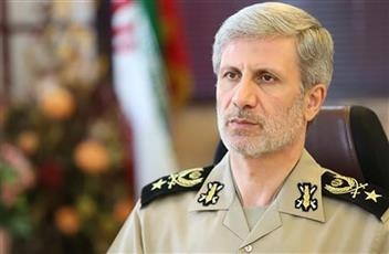 وزير الدفاع الإيراني: اختبار الصواريخ أمر 