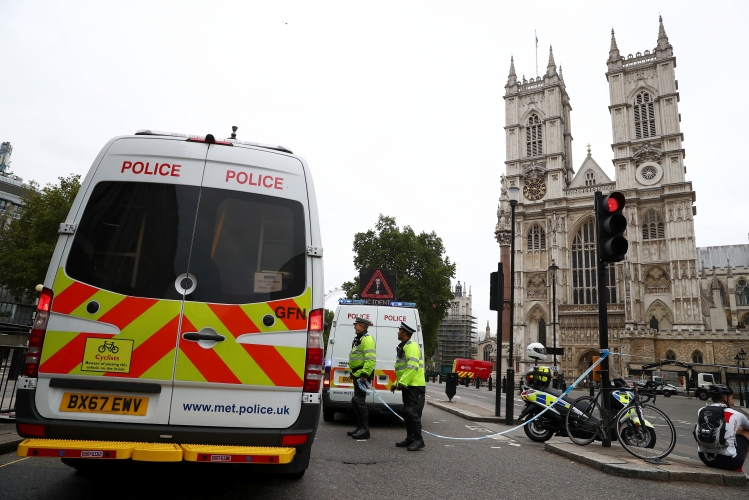 طعن شخص قرب مقر وزارة الداخلية في لندن   