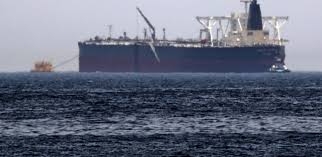 إيران تؤكد تعطل إحدى ناقلاتها النفطية في البحر الأحمر
