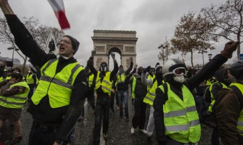 عودة احتجاجات السترات الصفراء مجددا في أنحاء فرنسا