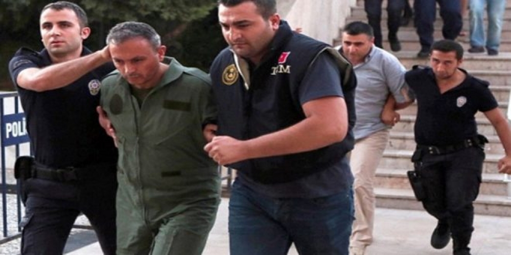 النظام التركي يصدر مذكرات اعتقال بحق 223 عسكرياً