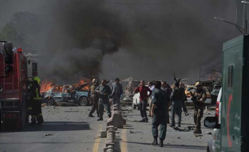 انفجار يستهدف تجمعا انتخابيا بوجود الرئيس الأفغاني في ولاية بروان