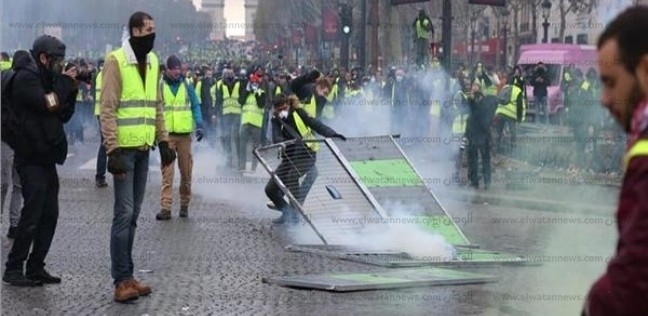 مواجهات في باريس والشرطة تعتقل 30 متظاهرا