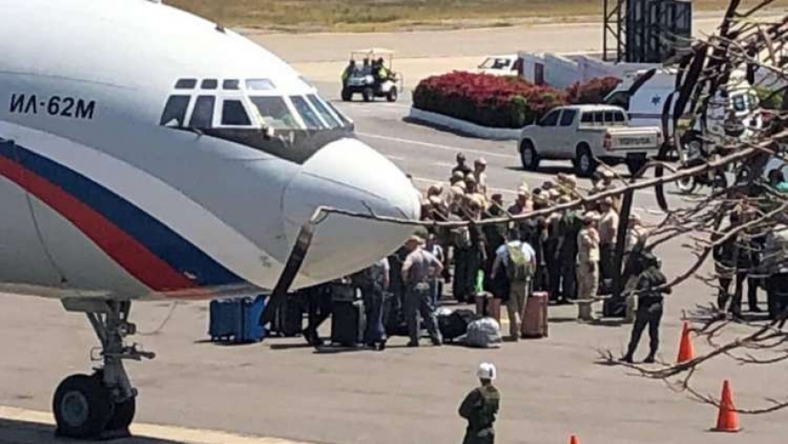فريق جديد من الخبراء العسكريين الروس يصل إلى فنزويلا