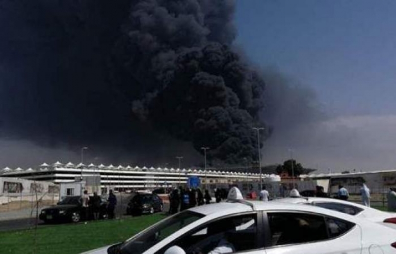 حريق هائل يوقف الرحلات في محطة قطار الحرمين بجدة والاستعانة بالطيران 