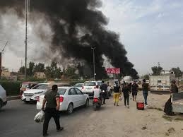 تجدد الاحتجاجات في بغداد و متظاهرون يحرقون مبنى محافظة ذي قار  