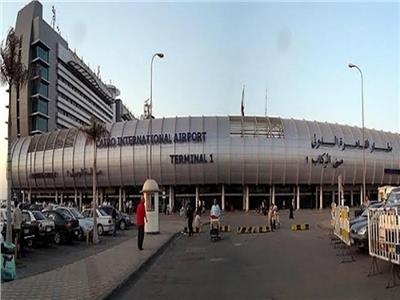 حريق داخل المبنى الإداري بمطار القاهرة