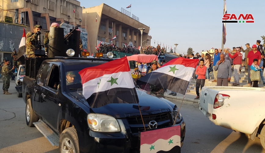 الجيش يتابع انتشاره على طريق الحسكة-حلب الدولي ويدخل قرية الكوزلية غرب تل تمر