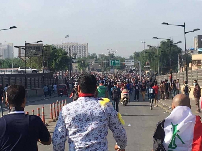 مظاهرات حاشدة وسط بغداد ومحافظات أخرى للمطالبة بإقالة الحكومة