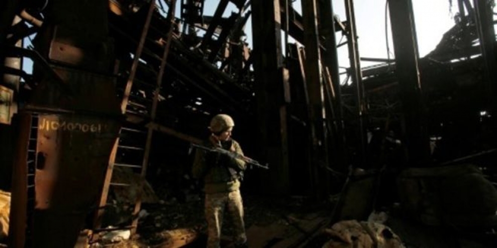 أوكرانيا تعلن بدء سحب قواتها على خط الجبهة في شرق البلاد   
