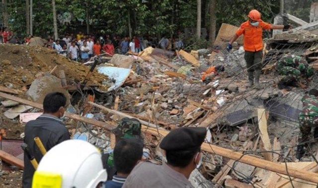 زلزال مدمر بقوة 7.1 درجة يضرب جزر مالوكو الإندونيسية