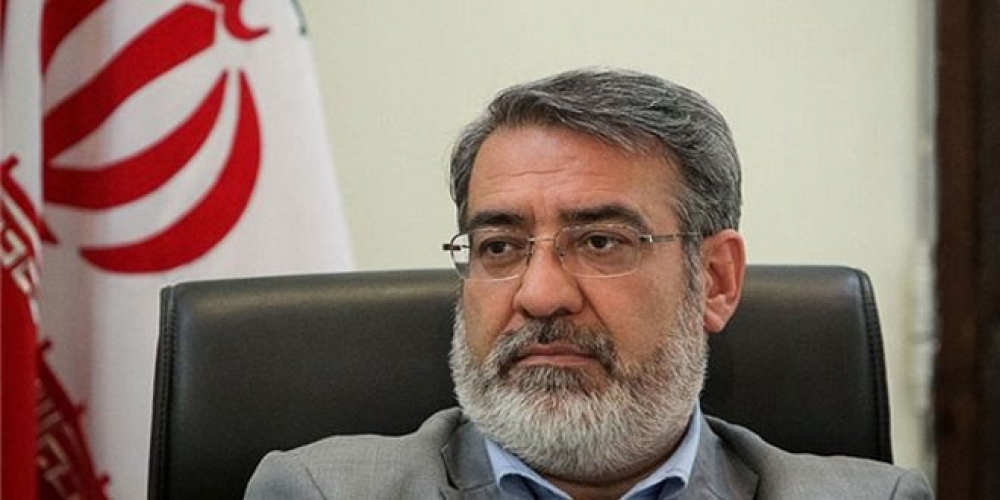وزير الداخلية الإيرانية يحذر المحتجين من الإضرار بالممتلكات العامة 