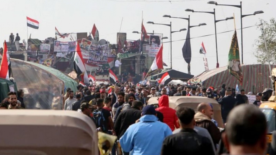 الاحتجاجات متواصلة وقطع الطرق الرئيسية في عدة محافظات عراقية