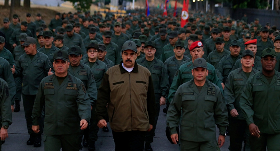 فنزويلا تأمر بتعبئة الجيش لمواجهة أعمال استفزازية أمريكية 