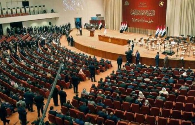 البرلمان العراقي يوافق على قبول استقالة رئيس الوزراء