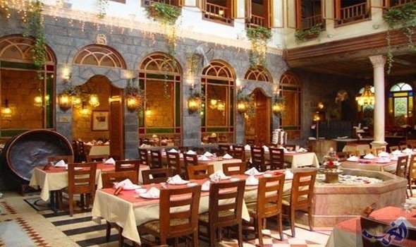 مطاعم دمشق القديمة مغلقة بعد الواحدة ليلاً.. فرزلي: القرار قديم وتمّ تفعيله حالياً!