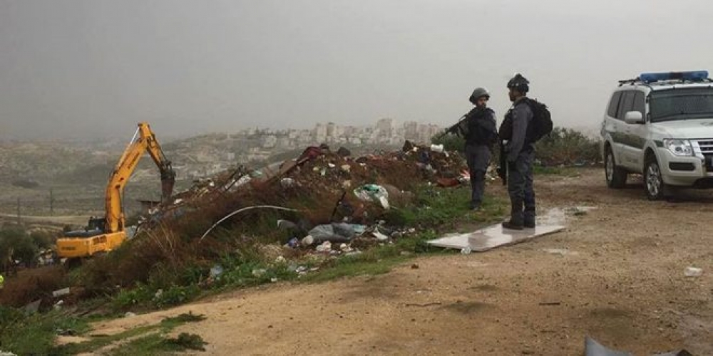  قوات الاحتلال تقتحم بلدة الخضر جنوب بيت لحم وتهدم منزلاً