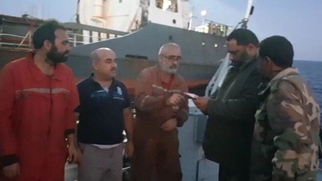 الجيش الليبي يحتجز سفينة تركية قبالة سواحل درنة