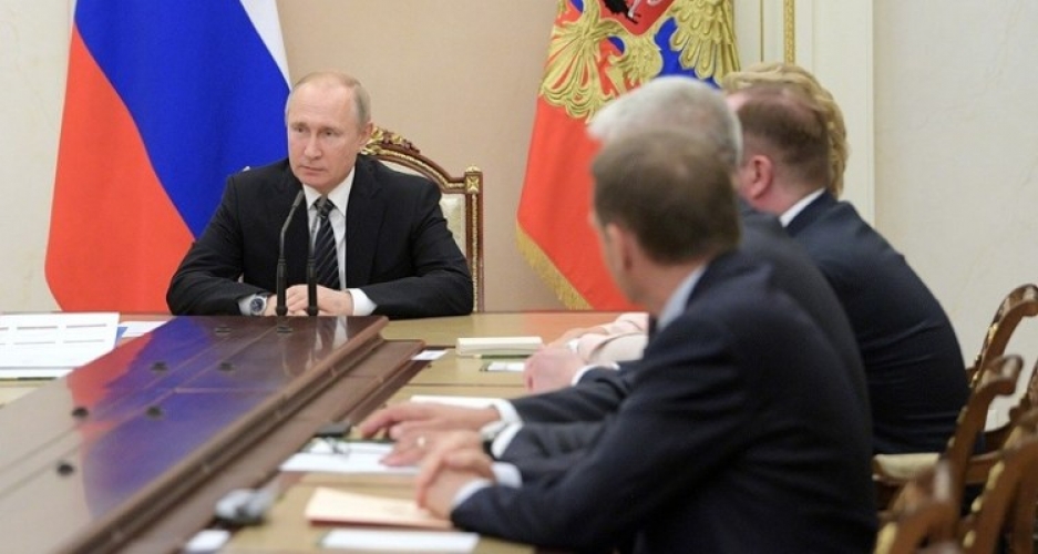 بوتين يبحث مع مجلس الأمن الروسي الأوضاع في سورية وليبيا   