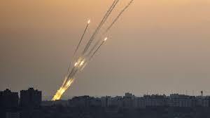الاحتلال يزعم إطلاق صواريخ من غزة تجاه مستوطنات الغلاف