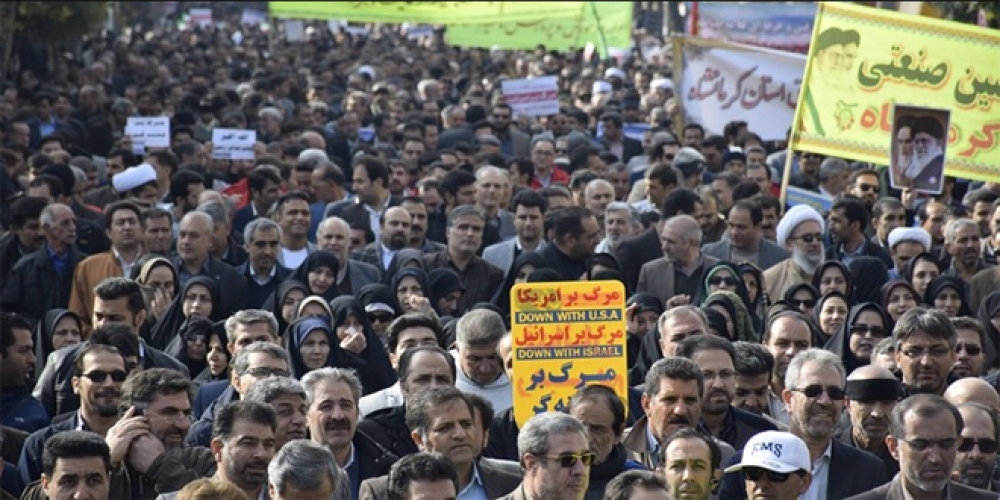 مسيرات حاشدة في إيران دعماً للحرس الثوري وتنديداً باغتيال واشنطن الفريق سليماني   