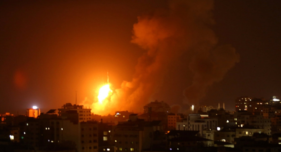 طيران العدو الاسرائيلي يشن اعتداءات على مواقع في قطاع غزة