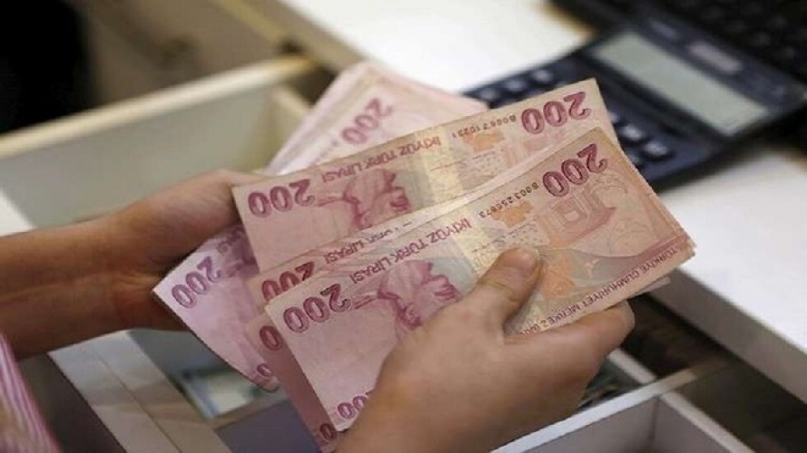 الليرة التركية تتراجع أمام الدولار لأدنى مستوى في 8 أشهر