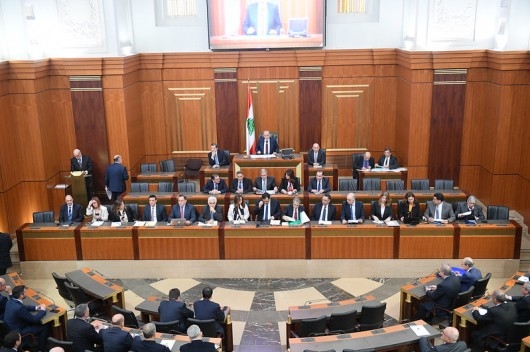 الحكومة اللبنانية تنال ثقة البرلمان لتنطلق الى العمل   
