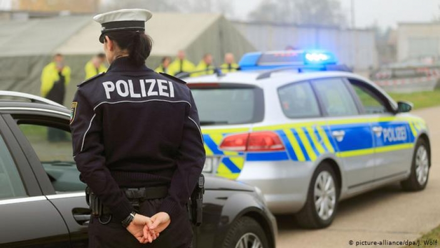الشرطة الألمانية تفتش منازل مشتبه بإنشائهم منظمات إرهابية معادية للاسلام   
