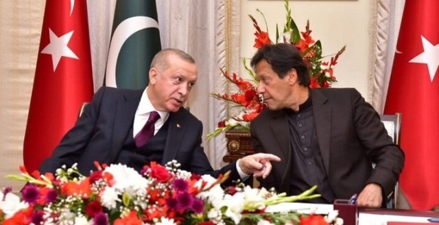 باكستان تدعم أردوغان في جرائمه على الحدود مع سورية   