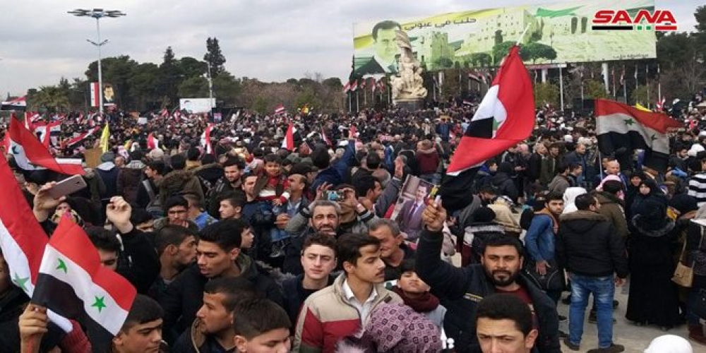 تجمع جماهيري حاشد في ساحة سعد الله الجابري بحلب احتفالاً بتحرير و تأمين حلب   